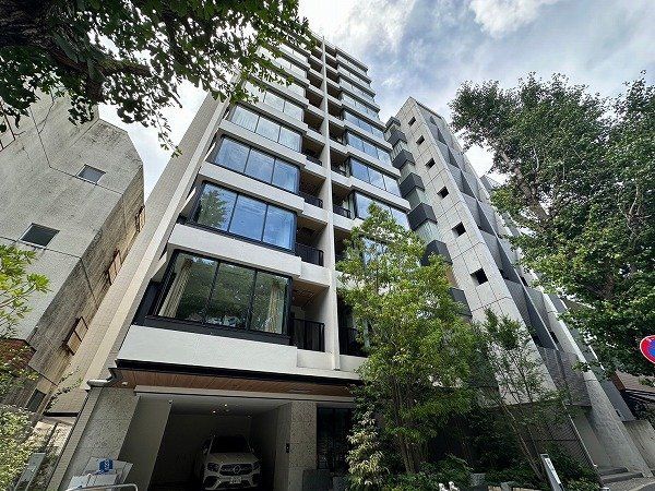 Brands Shibuya Yoyogi Park 2LDK Apartment for Sale in Tomigaya - Thumbnail 2