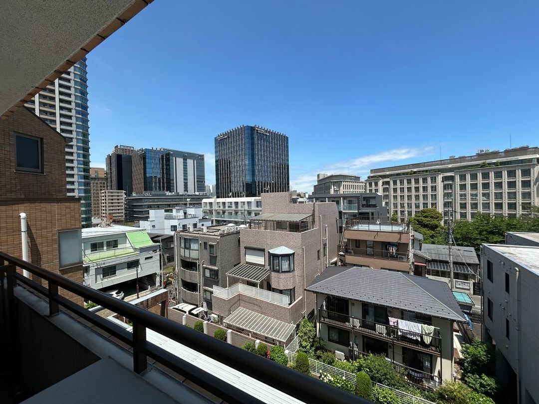 3LDK Apartment for Sale in Kita-Shinagawa, Shinagawa, Tokyo - Thumbnail 2