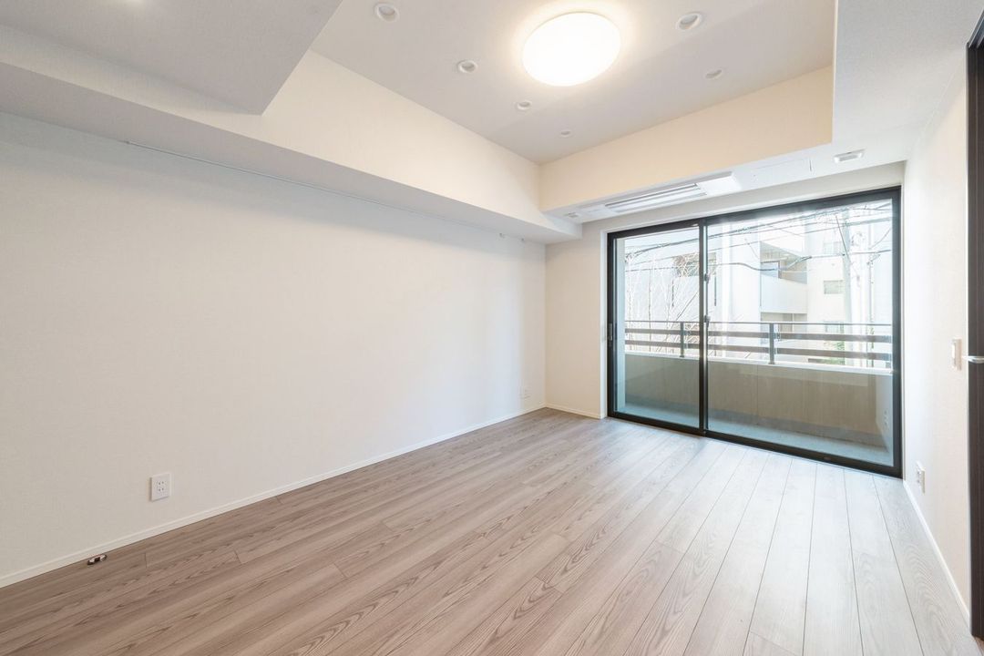 2LDK Apartment in Minato-ku, Tokyo - 55.13 sqm - Thumbnail 2