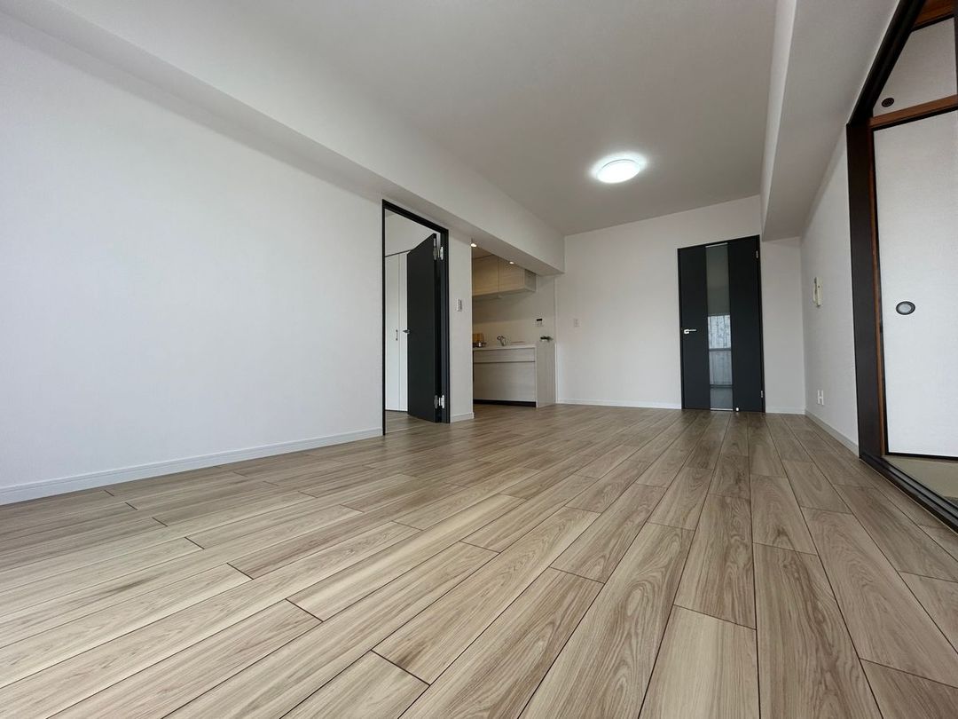 Renovated 3LDK Apartment in Shingu, Fukuoka - 69.54 sqm - Thumbnail 2