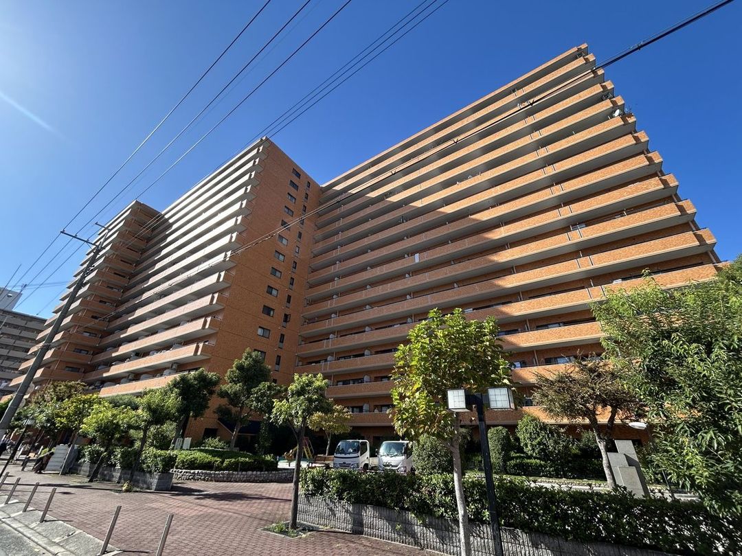 2DK Apartment for Sale in Yodogawa Ward, Osaka - Thumbnail 2