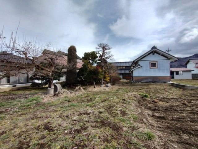Nagano Kominka with Dozo Storehouse & Farmland for Sale - Thumbnail 3