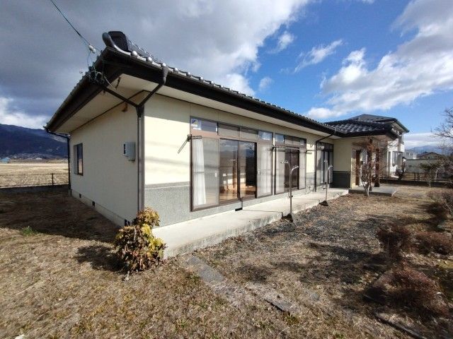 5-Bedroom Single-Story House with Large Garden in Nagano - Thumbnail 4