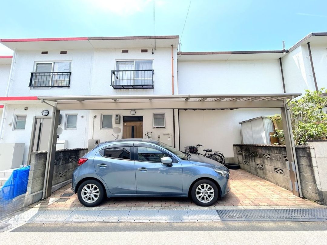 5DK Terrace House for Sale in Neyagawa, Osaka - Thumbnail 2