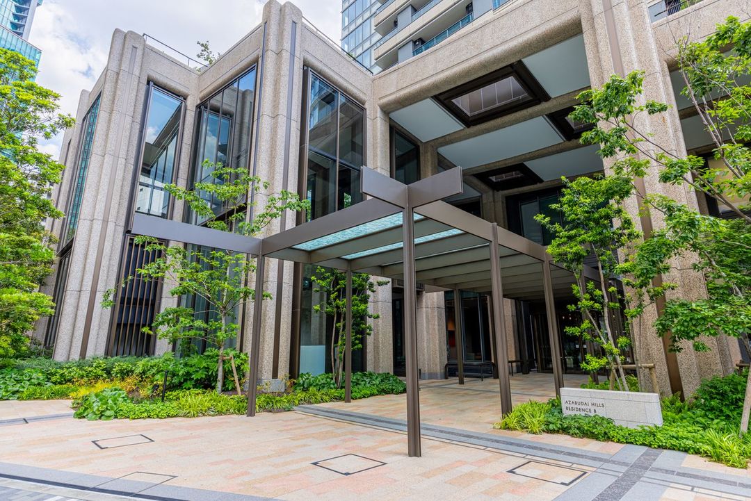 2LDK Apartment for Sale in Azabudai, Minato, Tokyo - Thumbnail 2