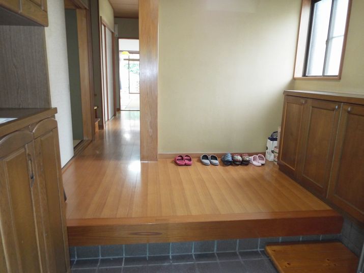 5LDK Modern Japanese House in Haruno-cho, Hamamatsu - Thumbnail 4