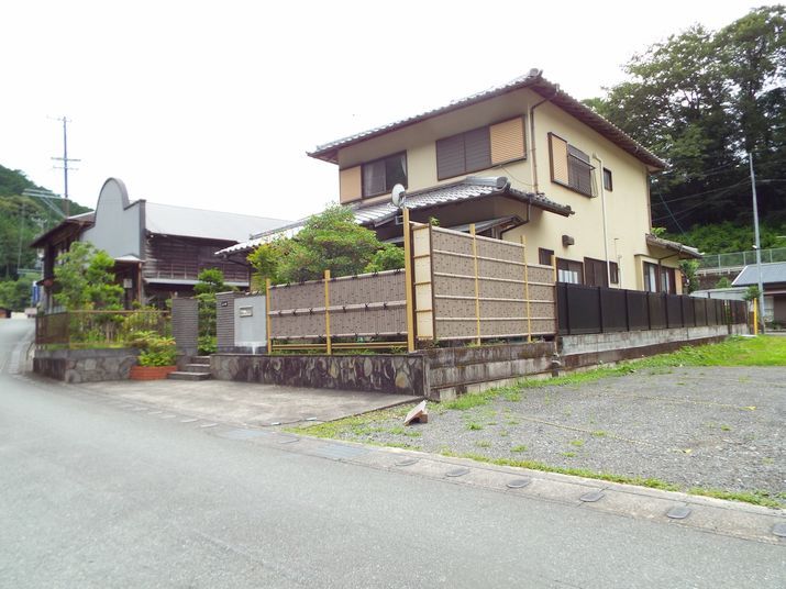 5LDK Modern Japanese House in Haruno-cho, Hamamatsu - Thumbnail 3