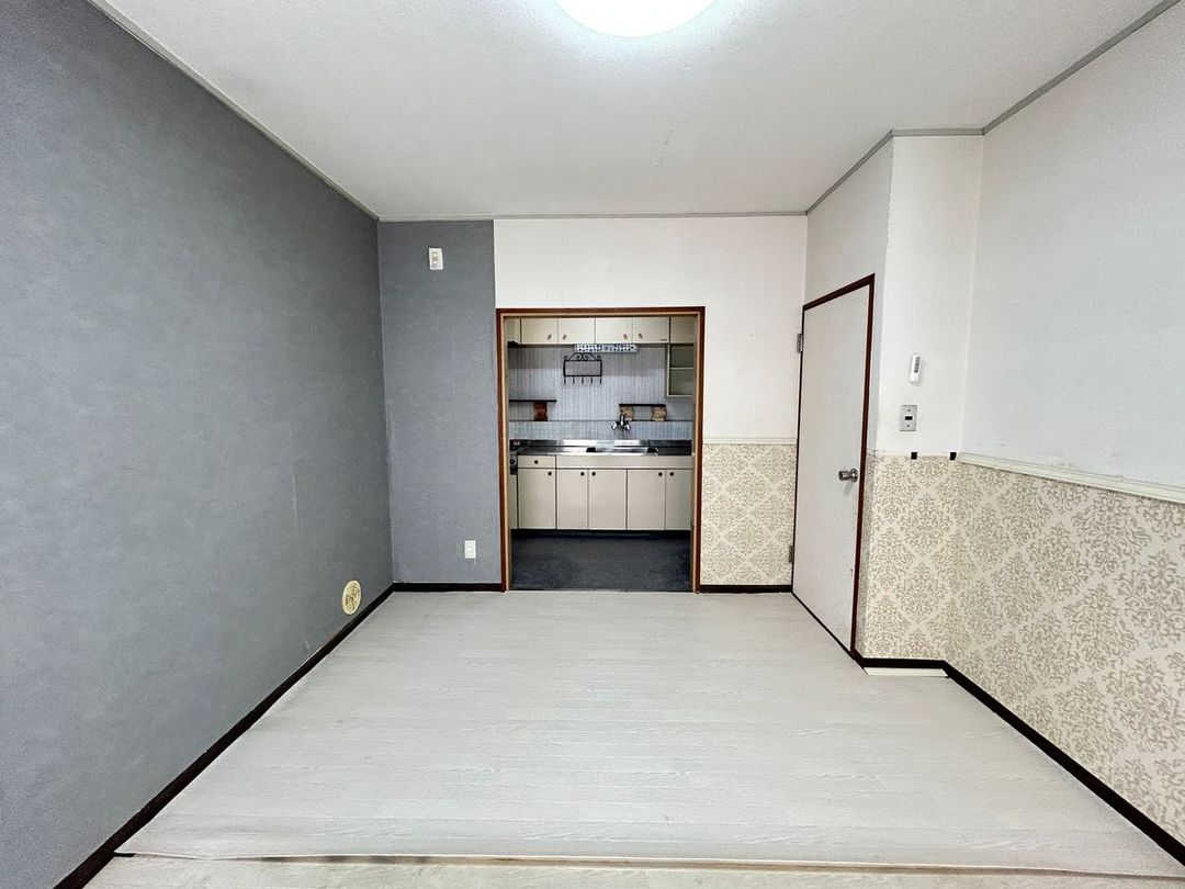 4LDK Used Terraced House in Asakita-ku, Hiroshima City - Thumbnail 2