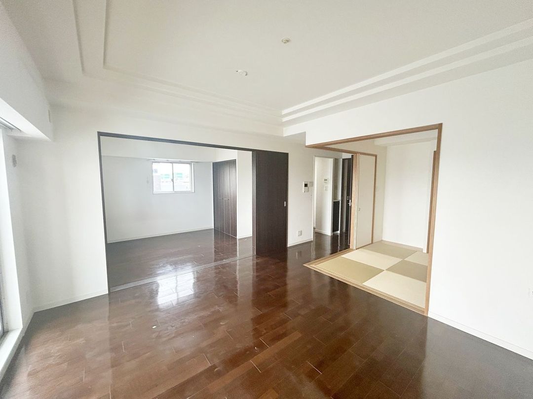 3LDK Apartment in Eslead Uehonmachi Grand Cent, Tennoji, Osaka - Thumbnail 2