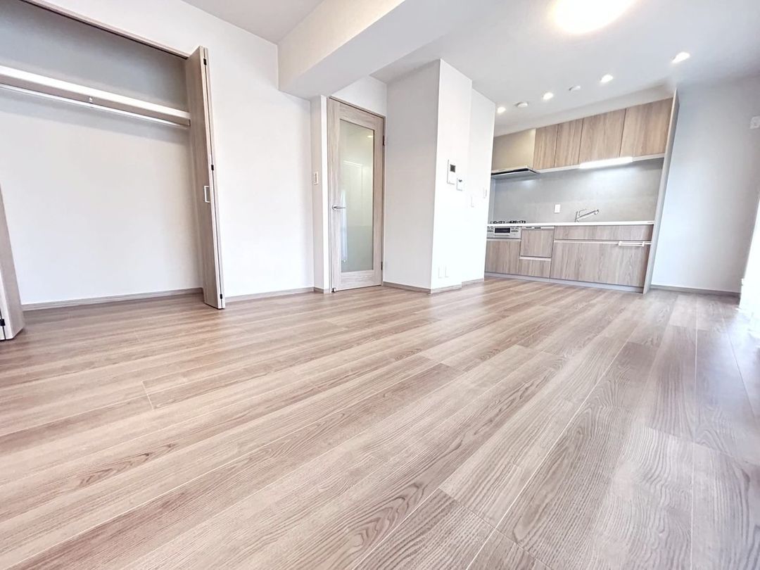2LDK Apartment for Sale in Yoshizuka, Hakata Ward, Fukuoka - Thumbnail 2