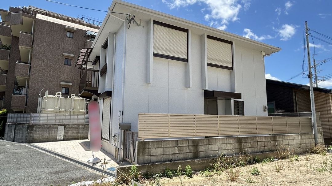 Renovated 4SLDK House in Toyonaka, Osaka Prefecture - Thumbnail 2