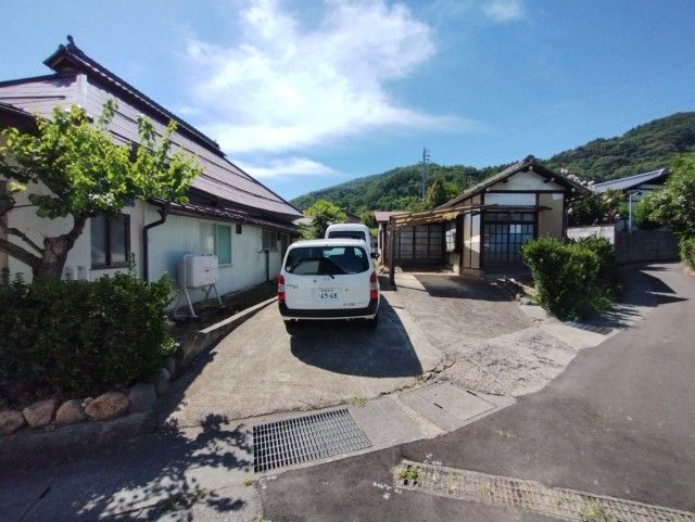 1952 6DK House on Large Land in Nagano's Amori - Thumbnail 4
