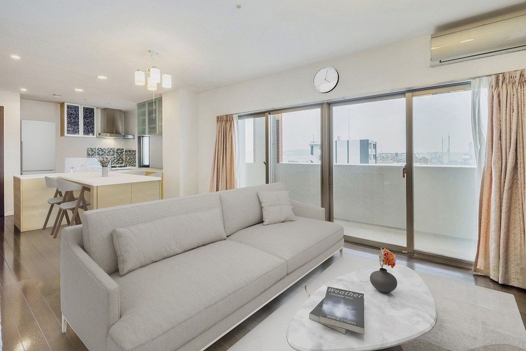 4LDK Apartment for Sale in Hakata-ku, Fukuoka (105.28 sqm) - Thumbnail 2