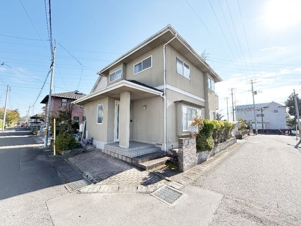 4LDK Corner Lot House for Sale in Ayumizaka-cho, Sendai - Thumbnail 2