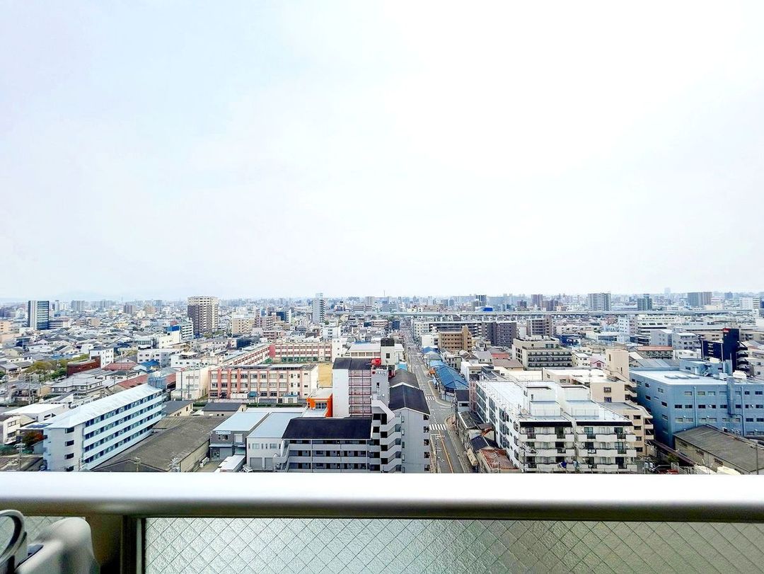3LDK Top-Floor Apartment for Sale in Hirano, Osaka - Thumbnail 2