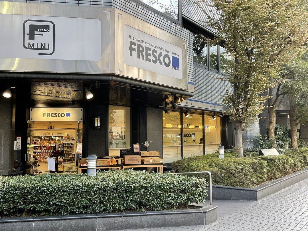 Laurel Tower Midosuji Honmachi 3LDK Condo in Central Osaka - Thumbnail 3