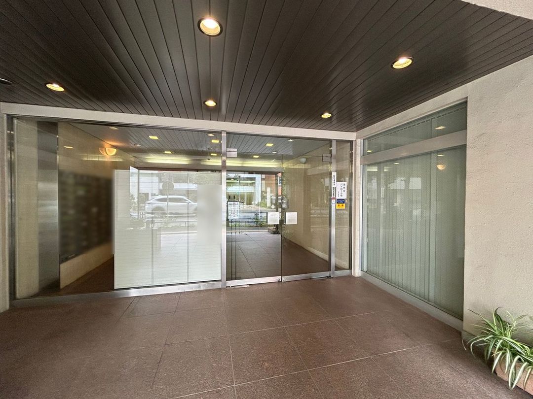 3LDK Apartment for Sale in Bunkyo Ward, Tokyo 95.97 sqm - Thumbnail 2