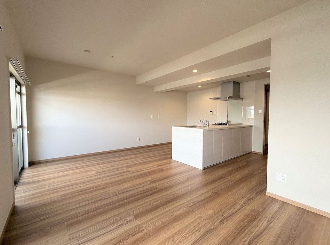 Renovated 2LDK Apartment in Fukuoka Higashi Ward 64.91 sqm - Thumbnail 2