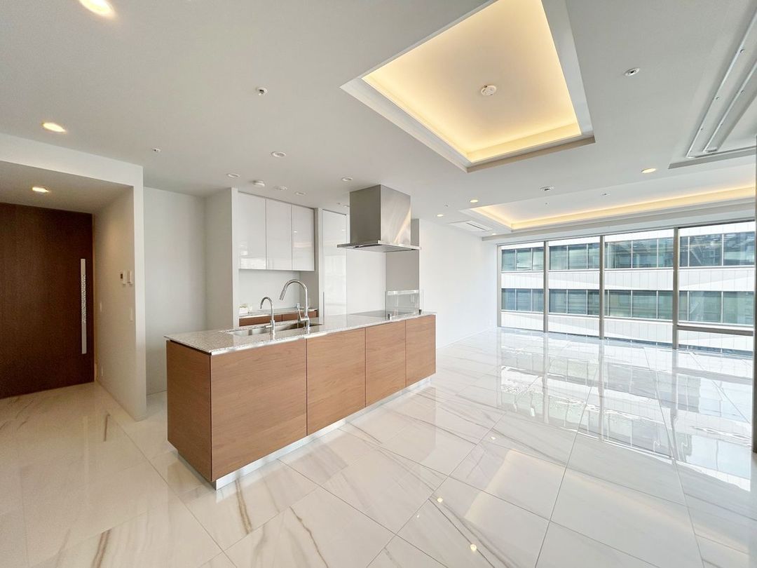 Mita Garden Hills East Hill 2LDK Apartment for Sale in Minato, Tokyo - Thumbnail 2