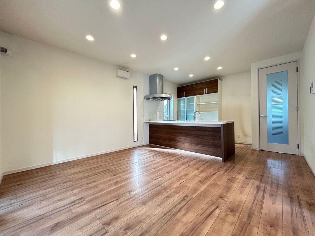 Spacious 6SLDK Detached House in Fukuoka's Nishi Ward - Thumbnail 2