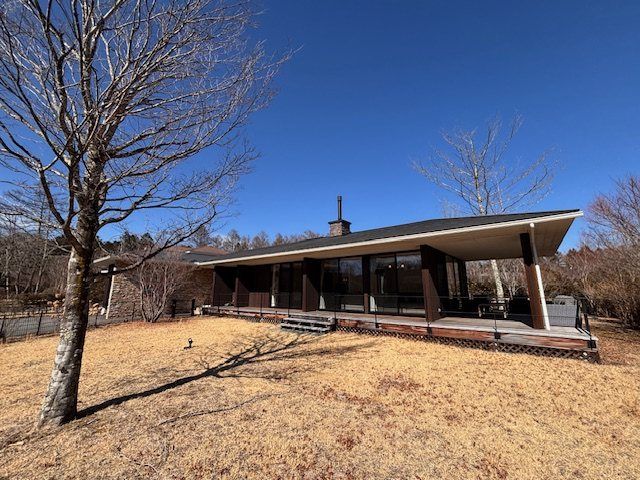 Modern 3LDK House with Garage in South Karuizawa, Nagano - Thumbnail 3