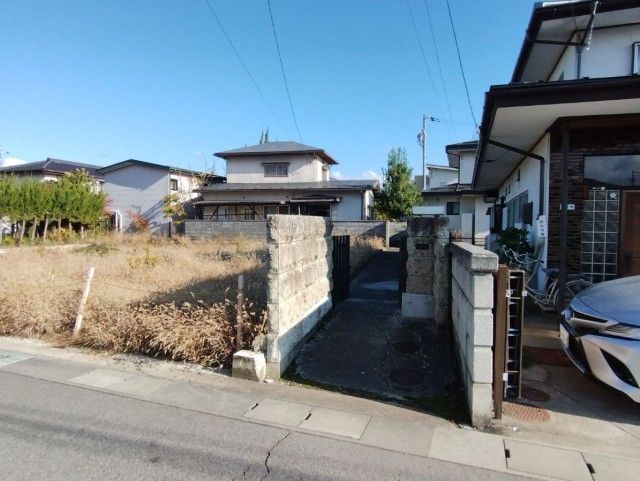 5-Bedroom House for Sale in Nagano City Residential Area - Thumbnail 2