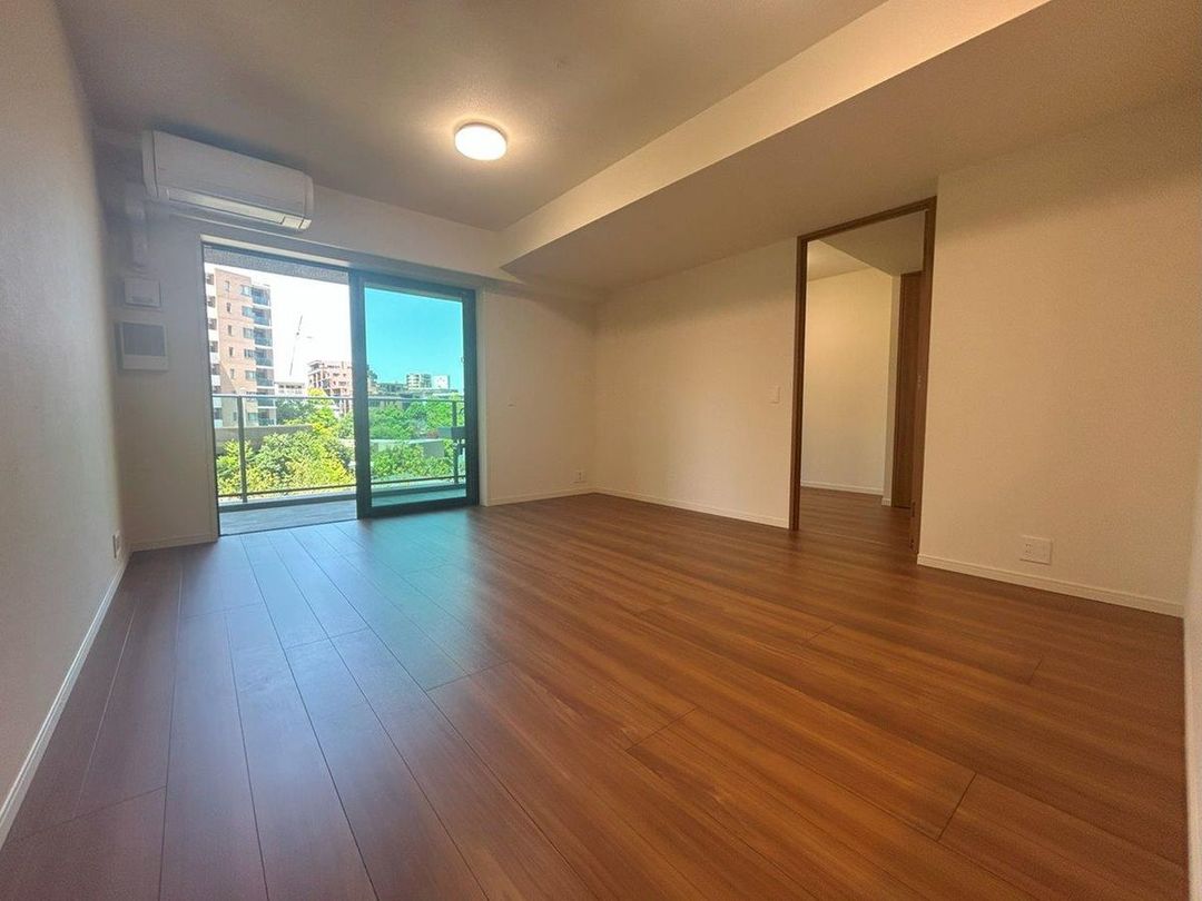 3LDK Apartment for Sale in Yakuin, Fukuoka City - 74.84 sqm - Thumbnail 2
