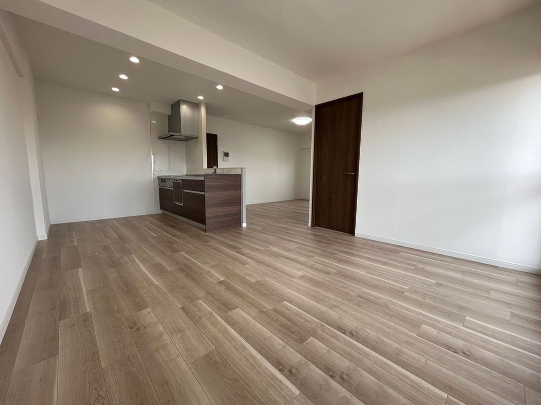 Renovated 3LDK Apartment Near Chidori Station in Koga - Thumbnail 2
