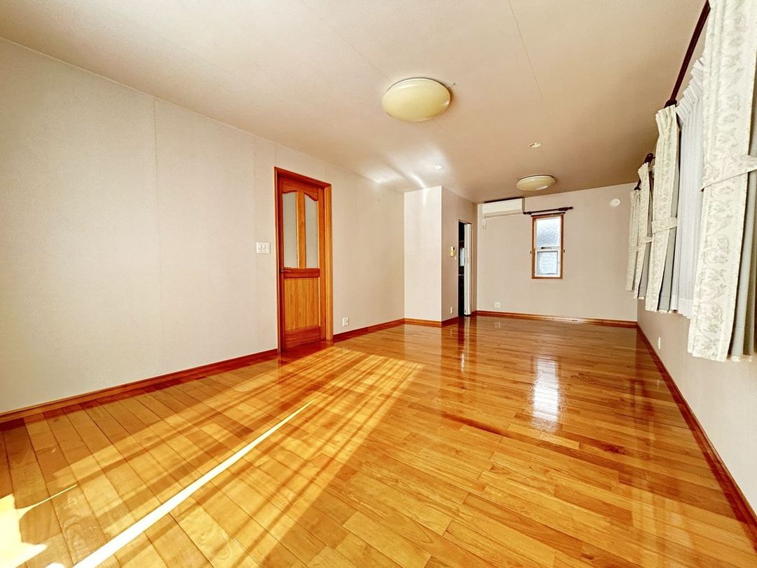 4LDK Detached House for Sale in Nisshin City, Aichi - Thumbnail 2