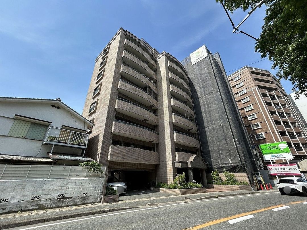 Renovated 3LDK Apartment in Meinohama, Fukuoka City - Thumbnail 2