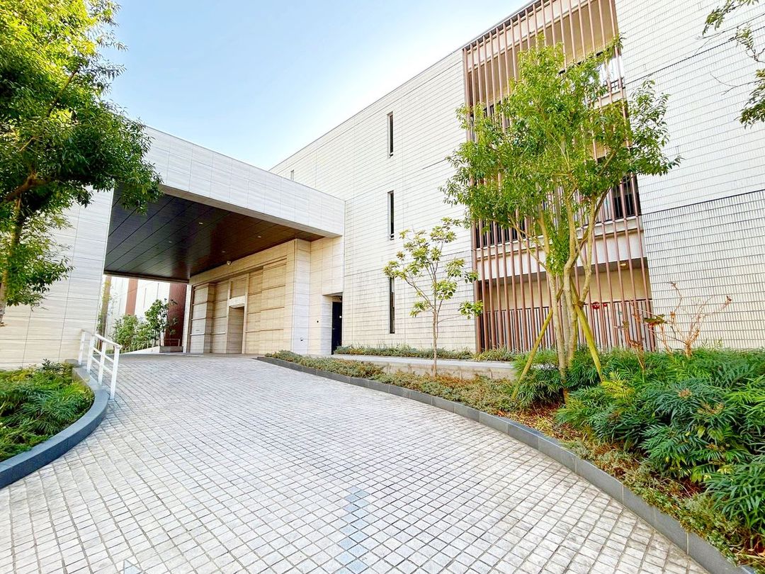 3LDK Apartment in The Park House Kamisaginomiya, Nakano, Tokyo - Thumbnail 2