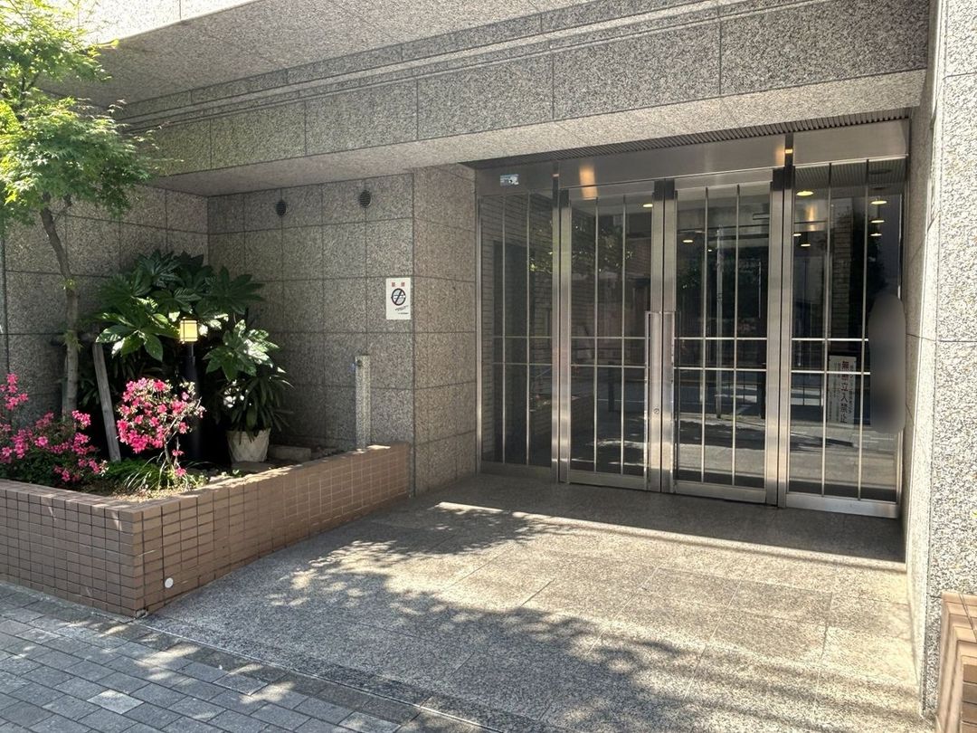 Renovated 1LDK Apartment in Kamata, Ota-ku, Tokyo - 61.63m² - Thumbnail 2