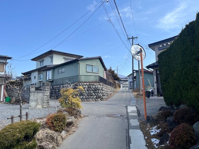5DK House with Mountain Views for Sale in Fujimi, Nagano - Thumbnail 3