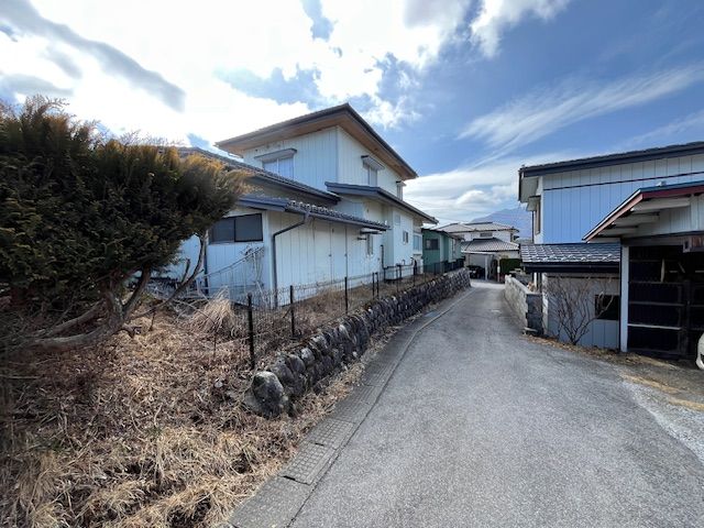 5DK House with Mountain Views for Sale in Fujimi, Nagano - Thumbnail 4