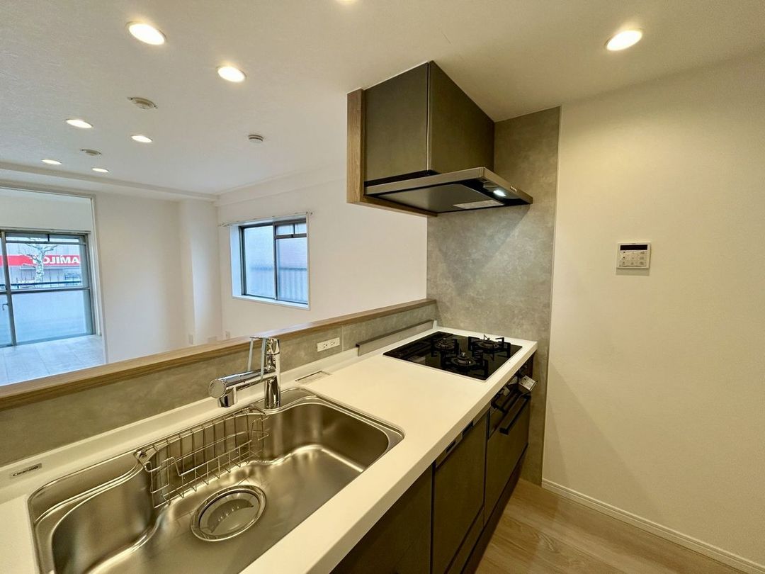 Renovated 1LDK Apartment for Sale in Setagaya, Tokyo - Thumbnail 3
