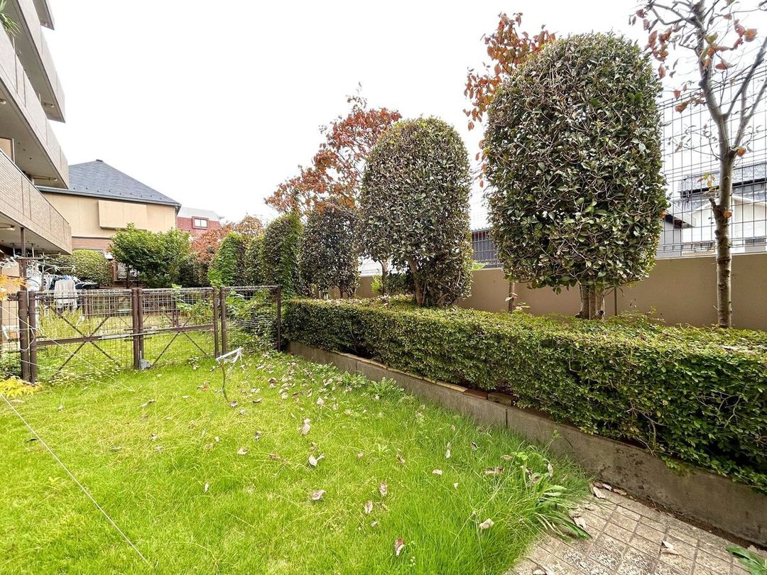 Lions Garden Chofu Keyaki no Mori 2SLDK Apartment with Private Garden - Thumbnail 2