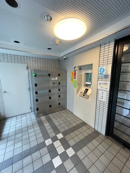 Cosmo Sakuragicho Grand Pole 3LDK Apartment for Sale in Yokohama - Thumbnail 2