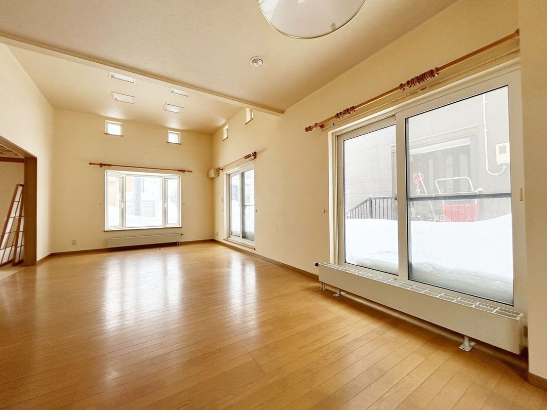 5LDK House for Sale in Maeda, Sapporo - 131 sqm on 219 sqm Land - Thumbnail 2