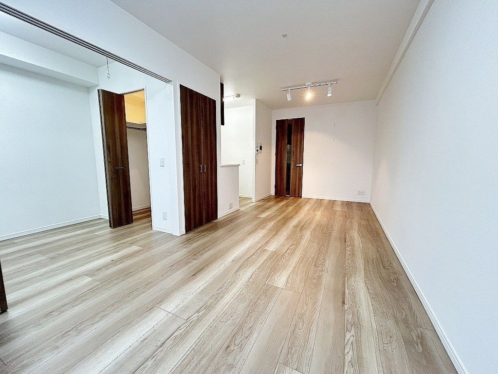 1LDK Apartment for Sale in Higashi-Hie, Hakata Ward, Fukuoka - Thumbnail 2