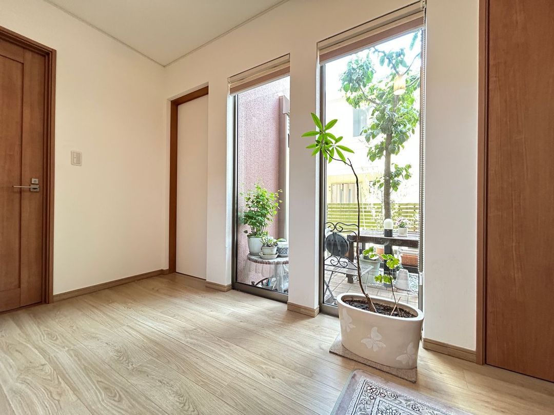 4LDK Detached House for Sale in Kamiyabe-cho, Yokohama - Thumbnail 2