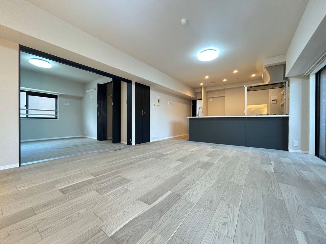 3LDK Apartment for Sale in Yakuin, Fukuoka City - Thumbnail 2