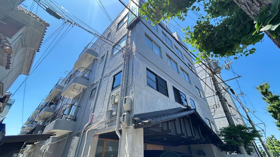 2DK Apartment for Sale in Hotarugaike, Toyonaka - Thumbnail 2