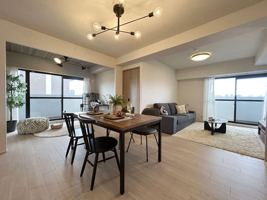 Renovated 3LDK Apartment in Joto Ward, Osaka | Near Multiple Stations - Thumbnail 2