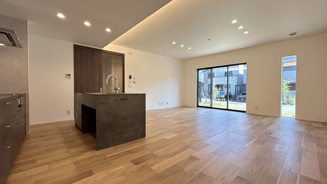 New 3LDK House in Suita City, Osaka with Solar Power - Thumbnail 2