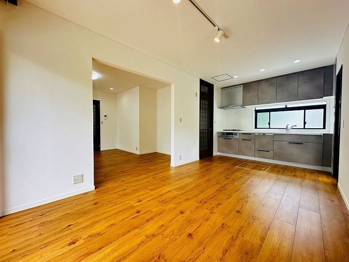 5LDK Detached House for Sale in Toyokawa, Aichi - 2025 Renovation - Thumbnail 2