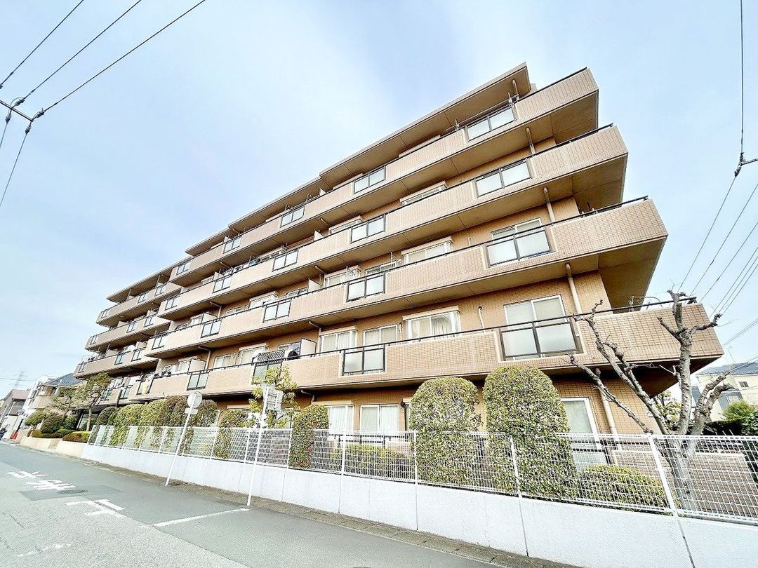 New Kawasaki Garden House 3LDK Apartment for Sale in Kawasaki - Thumbnail 2