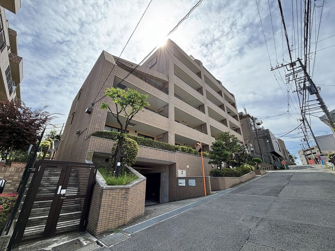 Domain Tamaplaza 2LDK Apartment for Sale in Kawasaki - Thumbnail 2