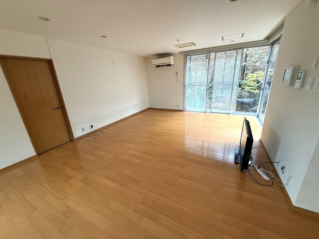 8SLDK Detached House in Fukuoka Central Ward | 358 sqm - Thumbnail 2