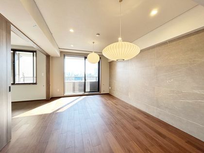 3LDK Apartment for Sale in Minato, Tokyo – 80.02m² - Thumbnail 3