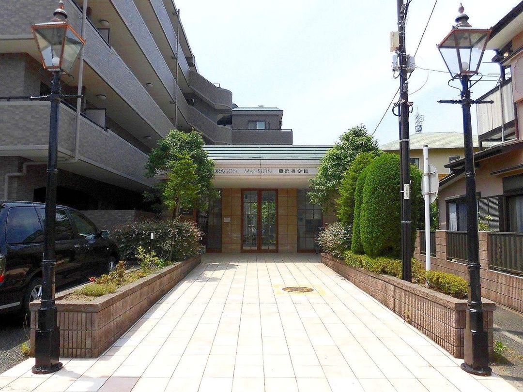 3LDK Apartment with Private Garden in Fujisawa, Kanagawa - Thumbnail 2